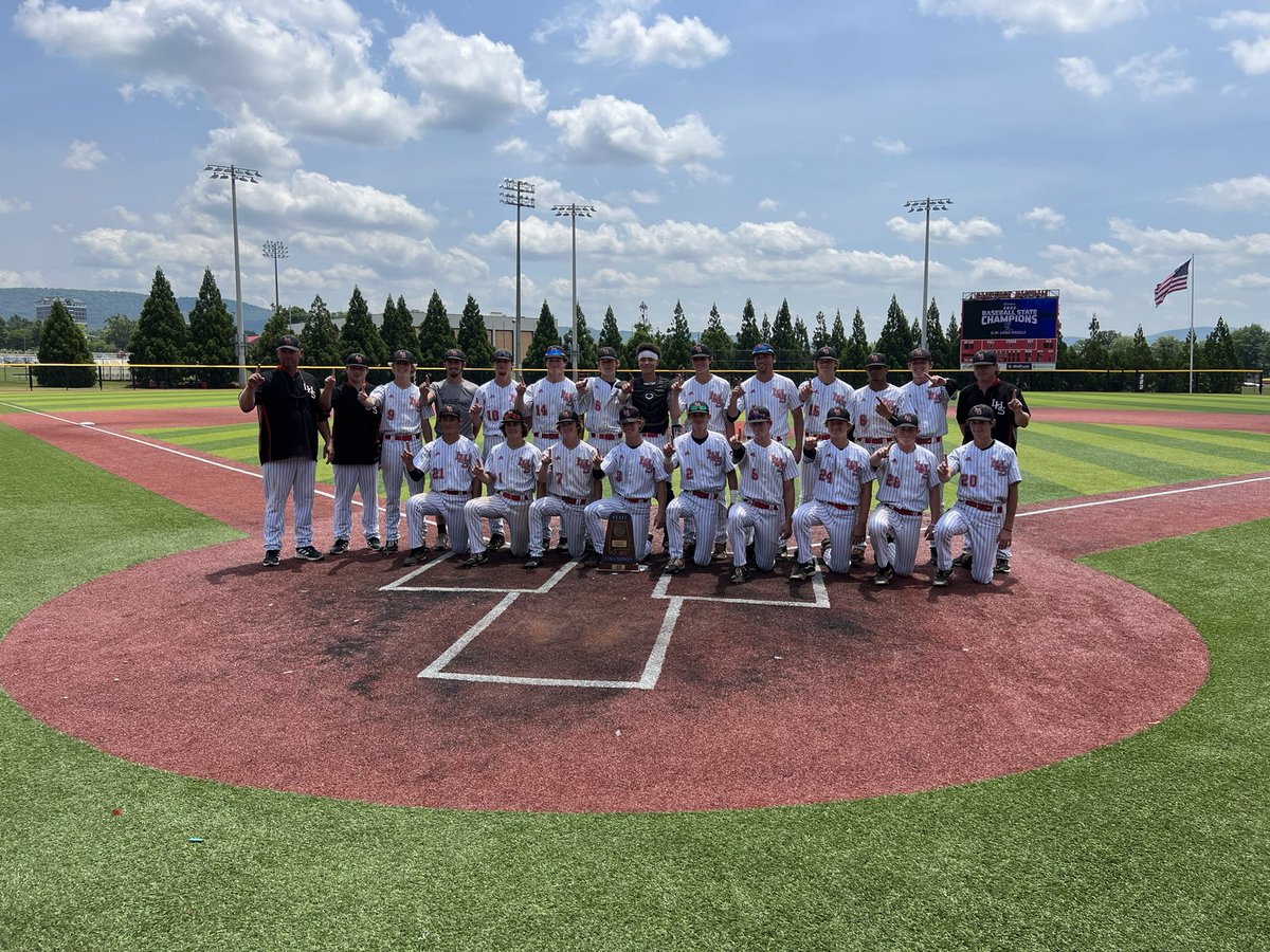 NickBrooksTV_'s tweet photo. The G.W. Long Rebels have captured their 17th state championship. A blue map is coming back to Skipperville. @EnterpriseState commit @BlayneMac12 captures the MVP. https://t.co/CcYtZuOwUc