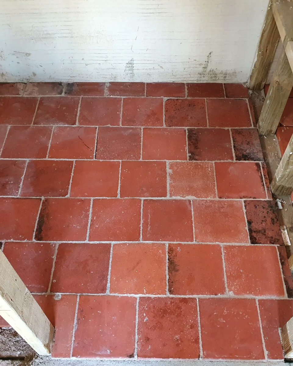 Great progress the past few weeks and fantastic to see some of the finishes coming together..plastering almost finished so floors are being laid
#buildingconservation #listedbuildings #pembrokeshirenationalpark #traditionalskills #limemortar #fmbwales #constructionuk #spabfellow