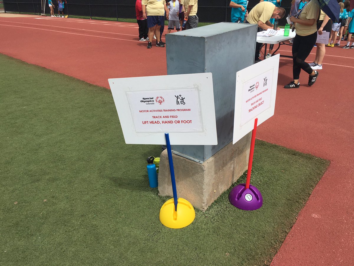 adapt4pe's tweet photo. @SpecOlympicsCO and @denversouthhigh student volunteers are rocking DPS Track and Field today! We’re so lucky. #90degreestoday #snowtomorrow https://t.co/rixDubB65f