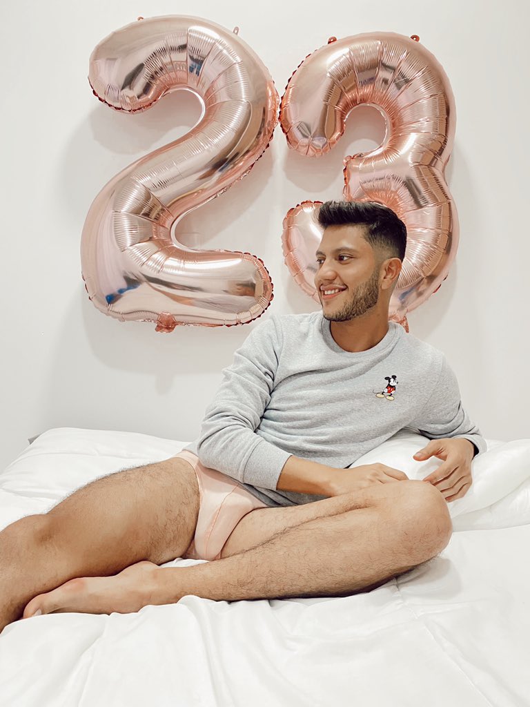 Juaandb19's tweet photo. 23 🎉 https://t.co/6peFkwy6Do