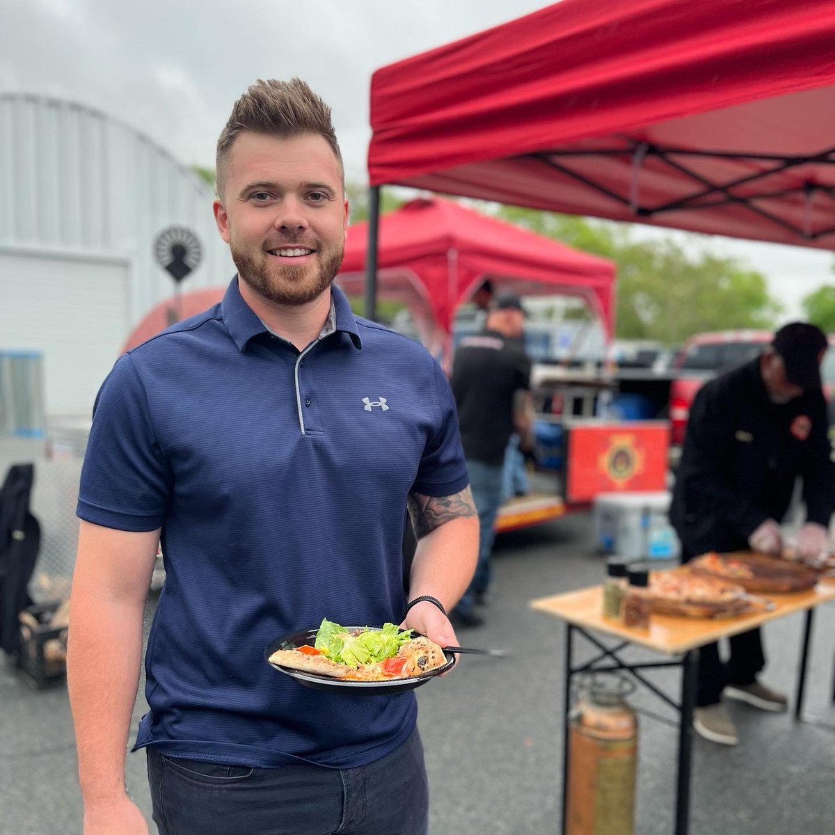 Happy food truck Thursday! A great way to brighten up this gloomy day. ESI treating employees to Fire Wagon Pizza Co. food truck at the office with a free lunch!

@firewagonpizzaco

#lovewhereyouwork #ESI #hvac
