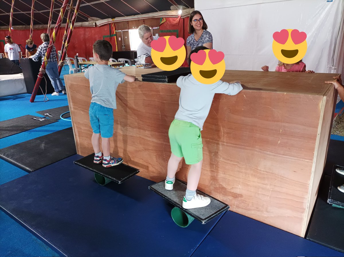 GS_Beruges's tweet photo. Nous avons passé une superbe journée au cirque. C'était 👍! 🥰 Petits et grands sont ravis!!! https://t.co/nhF72N5ZQr