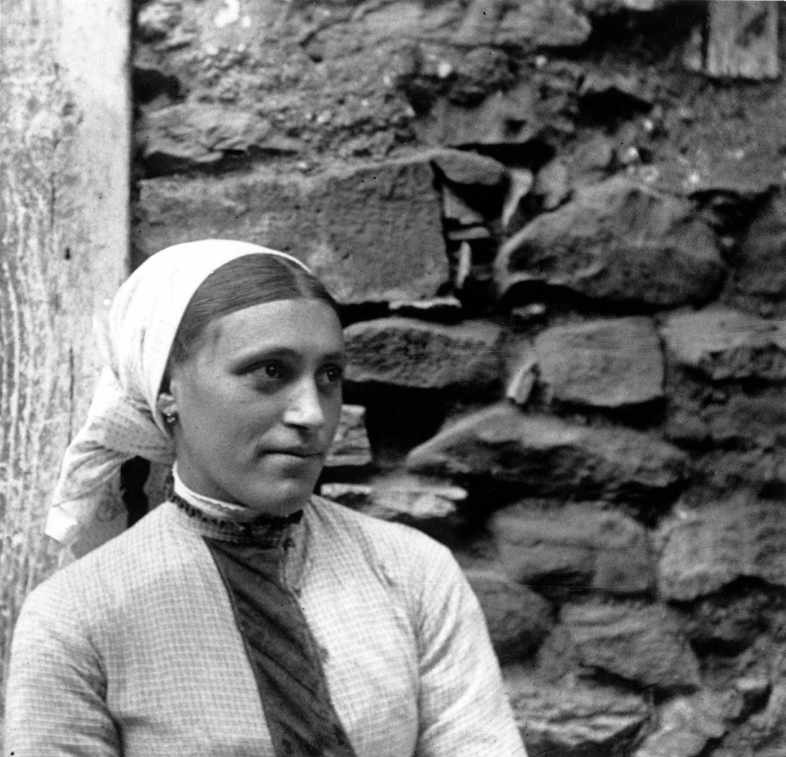 Petra Egileor, natural del caserío Albakoa (Zeanuri, Bizkaia).

📸 Eulalia Abaitua, circa 1900. Vía @museo_vasco