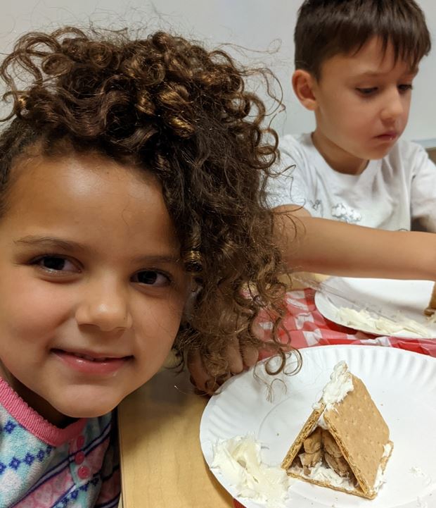 UCPS_ESL's tweet photo. Kinders @ShilohValleyPS went on a bear hunt and used positional words to help find where they were hiding! @UCPSNC @AGHoulihan #TeamUCPS #inthetent https://t.co/7jfJYHZREa