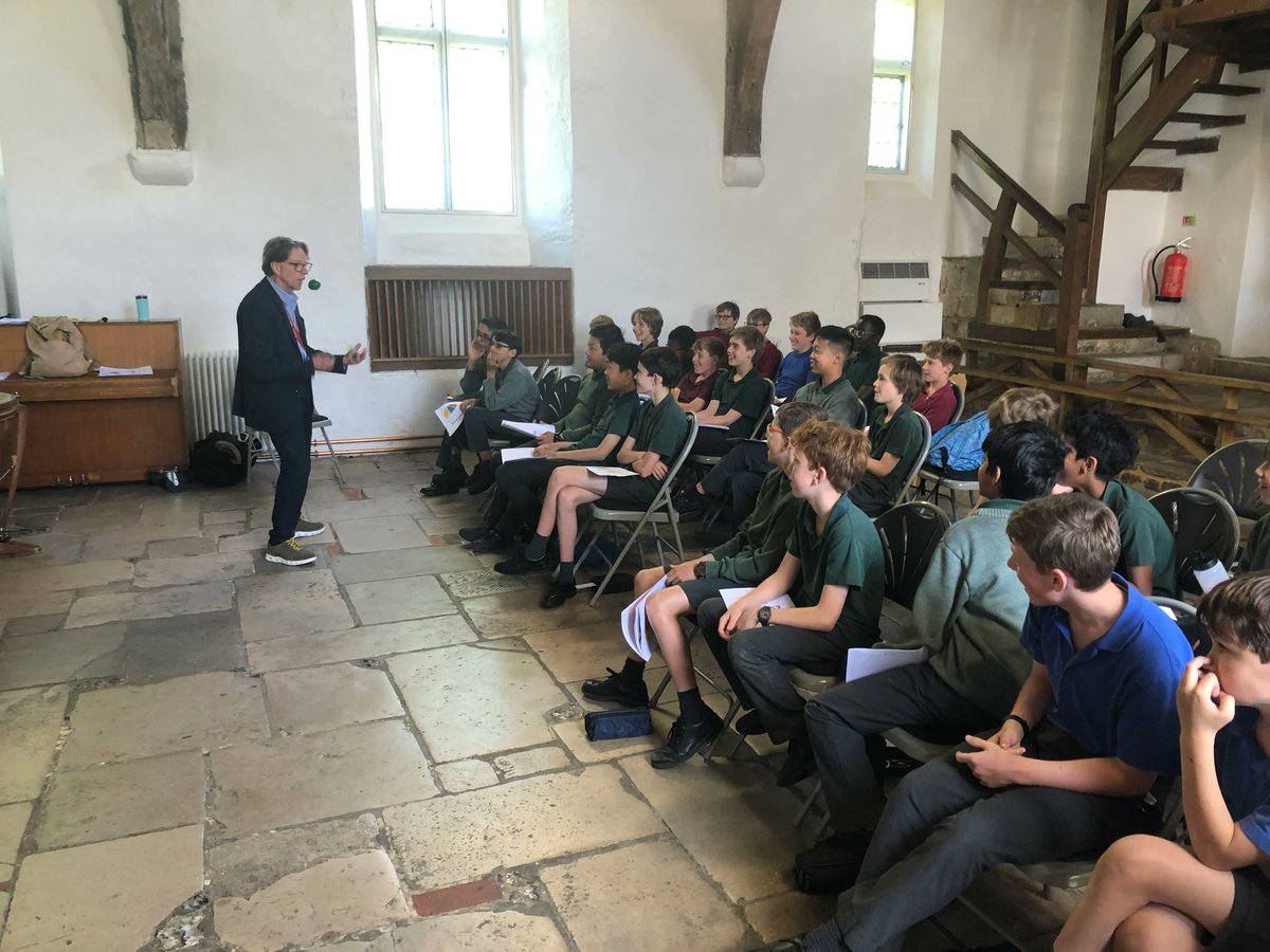 PilgrimsSchool's tweet photo. Thanks to Rob Hughes from @LPerformance for visiting us today and sharing some top secret revision tips with Years 5 to 8. Who knew there were similarities between learning to revise effectively and juggling?
#PilgrimsSchoolWinchester #PrepSchool #PreparingForExams https://t.co/VPvbNlgo0X