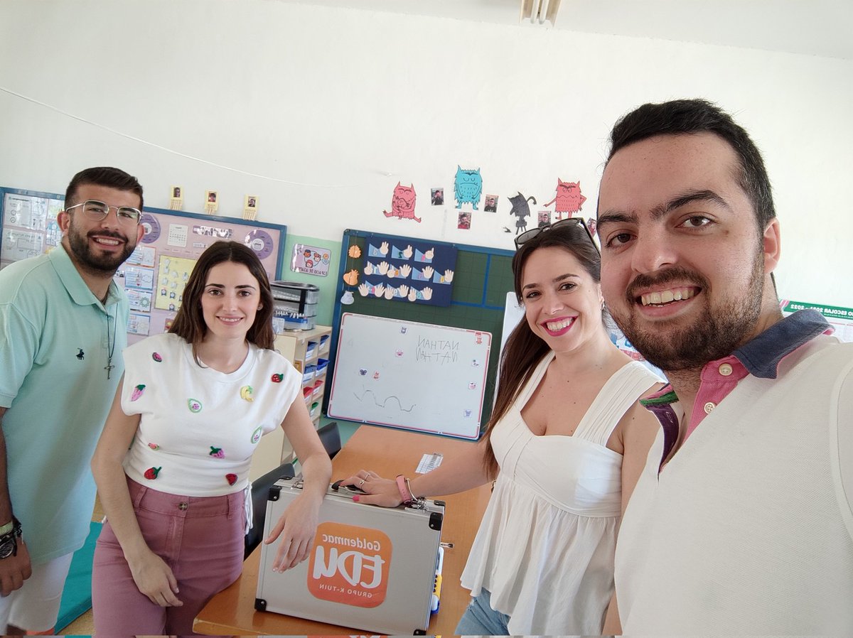 Manuel Reina (@manolor24) on Twitter photo Primera sesión del proyecto #merezcounacalleVR en el <a href="/CeipLope/">CEIP Lope de Vega</a> donde varias profes se han interesado.
En Casariche ha encantado! <a href="/promanito/">Pedro Román Graván</a> <a href="/carloshervas64/">Carlos Hervás-Gómez</a> <a href="/MarianClarinet/">Mª Ángeles Domínguez González</a> <a href="/rosaliarte/">Rosa Liarte Alcaine</a> <a href="/GoldenmacEDU/">GoldenmacEDU</a> <a href="/EducacionUs/">Facultad de Ciencias de la Educación @unisevilla</a> @manelrives Primera sesión del proyecto #merezcounacalleVR en el <a href="/CeipLope/">CEIP Lope de Vega</a> donde varias profes se han interesado.
En Casariche ha encantado! <a href="/promanito/">Pedro Román Graván</a> <a href="/carloshervas64/">Carlos Hervás-Gómez</a> <a href="/MarianClarinet/">Mª Ángeles Domínguez González</a> <a href="/rosaliarte/">Rosa Liarte Alcaine</a> <a href="/GoldenmacEDU/">GoldenmacEDU</a> <a href="/EducacionUs/">Facultad de Ciencias de la Educación @unisevilla</a> @manelrives