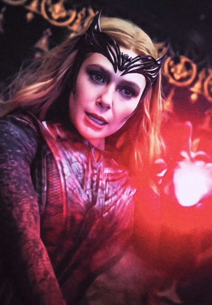 WANDATHlNKER's tweet photo. wanda maximoff in doctor strange in the multiverse of madness https://t.co/CVk2vyuOBG