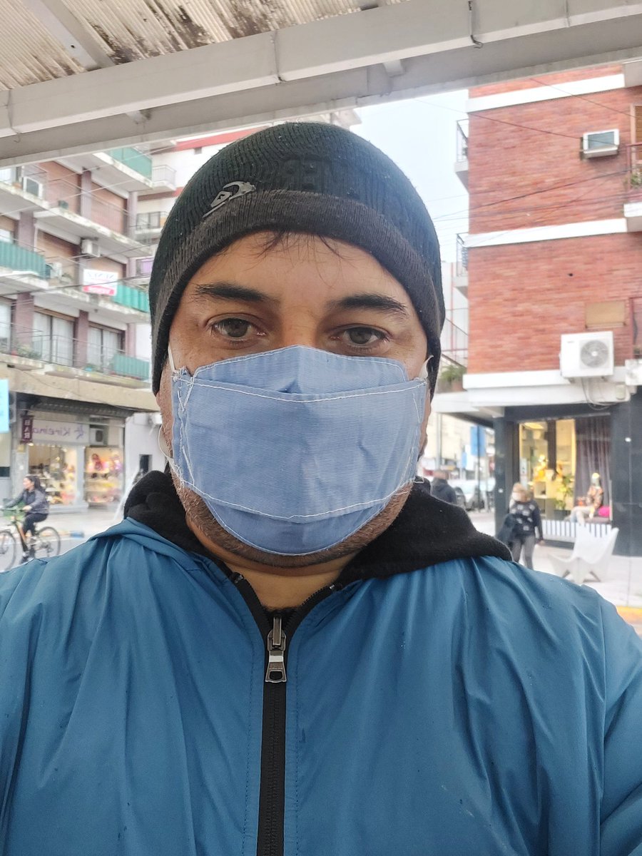 Danidecambiemos's tweet photo. Hoy saliendo a buscar trabajo!!como un buen argentino de bien 👍 ya saben si necesitan un pintor me silban!! https://t.co/CAOzyMya2a