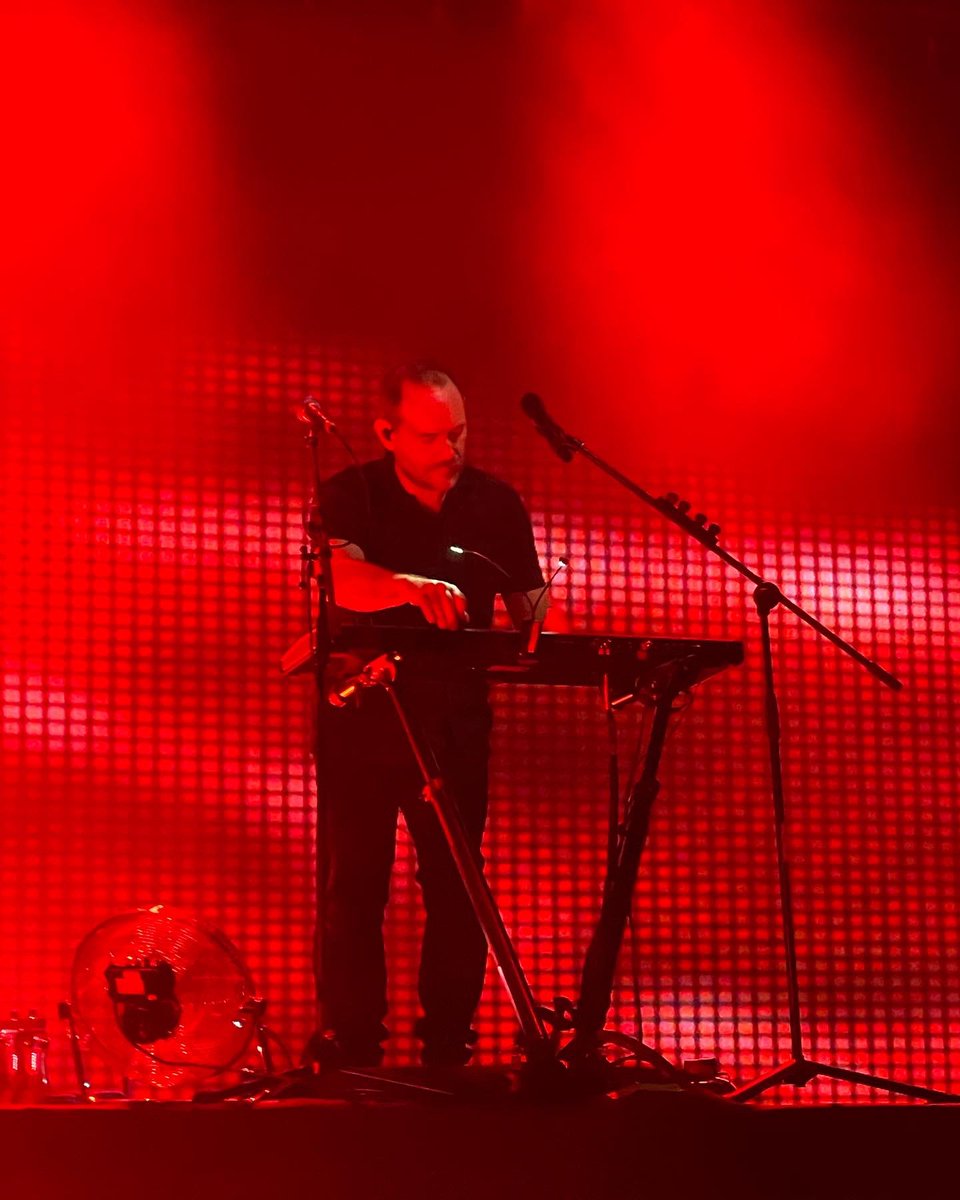 clearestclvb's tweet image. No podemos creer lo bonito que la pasamos ayer,una noche llena de emociones✨un concierto inolvidable que marcara nuestros corazones ❤️ y agregaron TETHER como sorpresa al setlist como el CC18 que bonito escucharla en vivo✨ gracias a todos los amitos que cantaron con nosotros