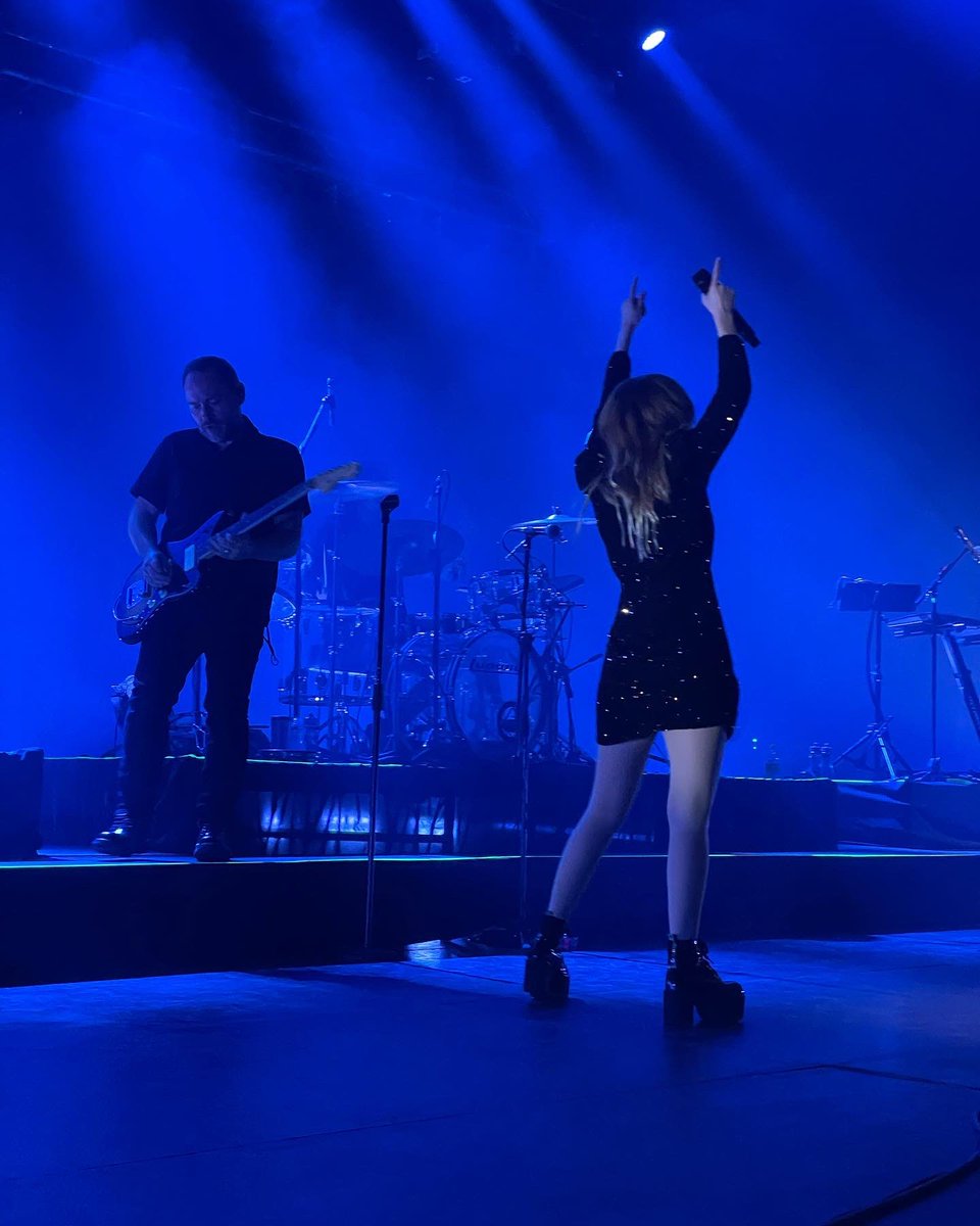 clearestclvb's tweet image. No podemos creer lo bonito que la pasamos ayer,una noche llena de emociones✨un concierto inolvidable que marcara nuestros corazones ❤️ y agregaron TETHER como sorpresa al setlist como el CC18 que bonito escucharla en vivo✨ gracias a todos los amitos que cantaron con nosotros