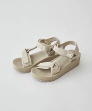 _especially_for's tweet photo. スポーツ サンダル（厚底）
商品番号：A951956L

足の甲や足首部分のベルトは、面ファスナーでサイズ調節ができるようになっておりフィット感は抜群。

詳しくはコチラ🔽
https://t.co/f1l5O3O2d4

#アーノルドパーマー https://t.co/r5x8QZ6iay