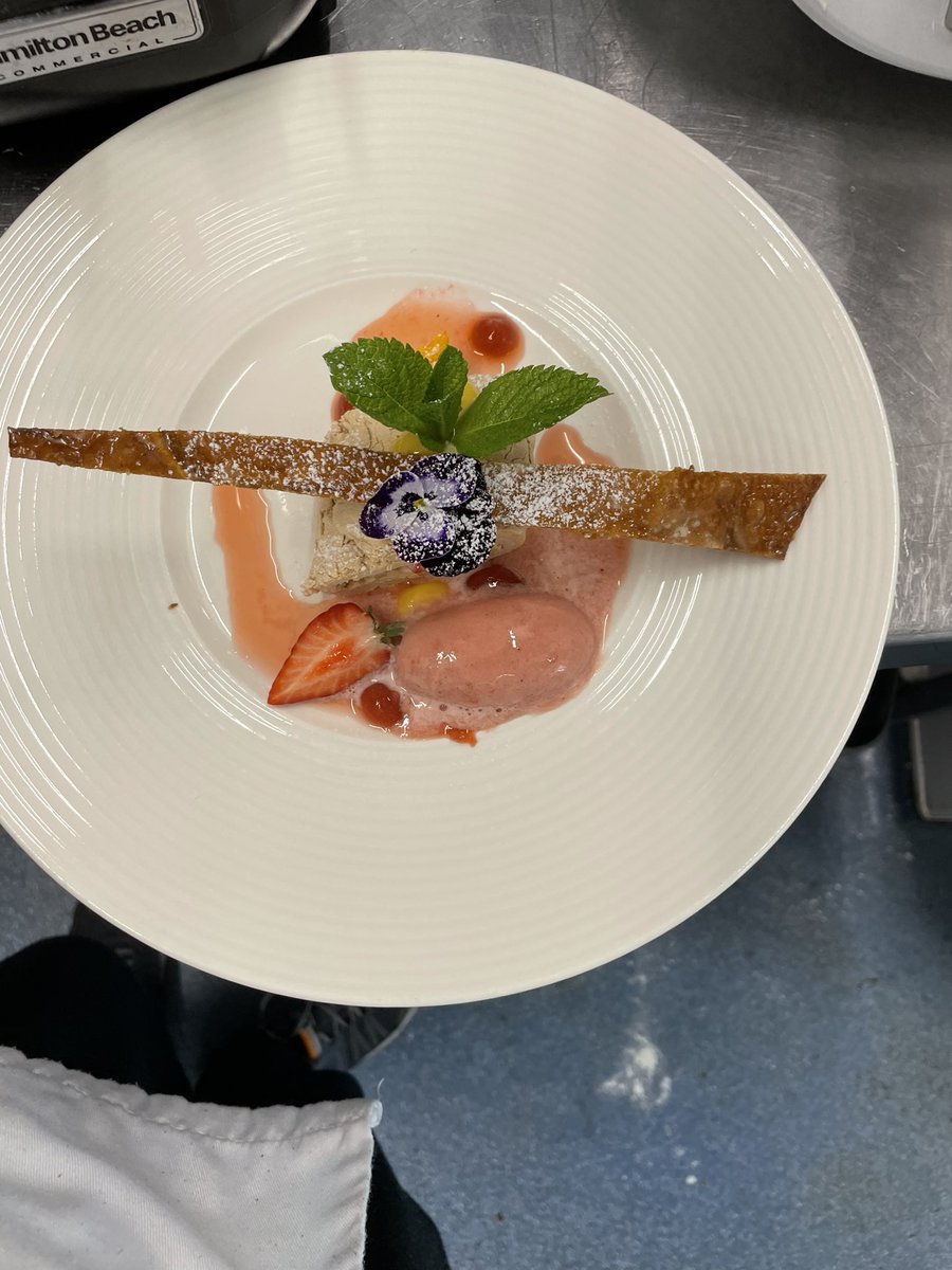 RaichuMGS's tweet photo. any desserts https://t.co/tVMI6YQ1Ap