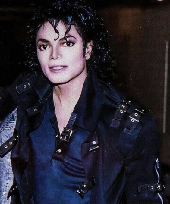 hegot_thelook's tweet photo. Rare pictures of the beginning of Bad era (1986) https://t.co/4BPgvZ2JsR