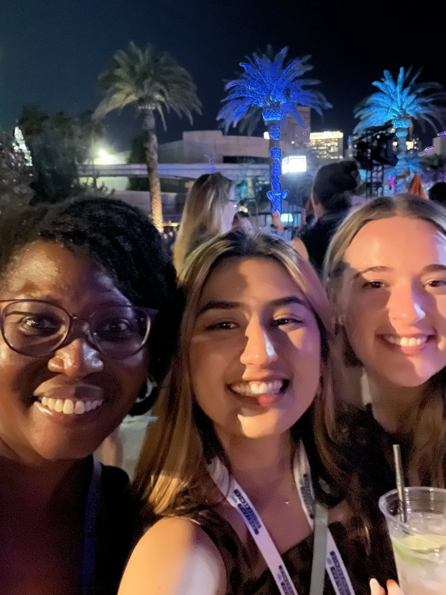 Met the amazing <a href="/abmcknight18/">Alice S.</a> at #Data22! 

Thank you Alice for sharing your inspiring #DataFam and career story! 

You can read all about it here: tabsoft.co/3P8Bo5Y