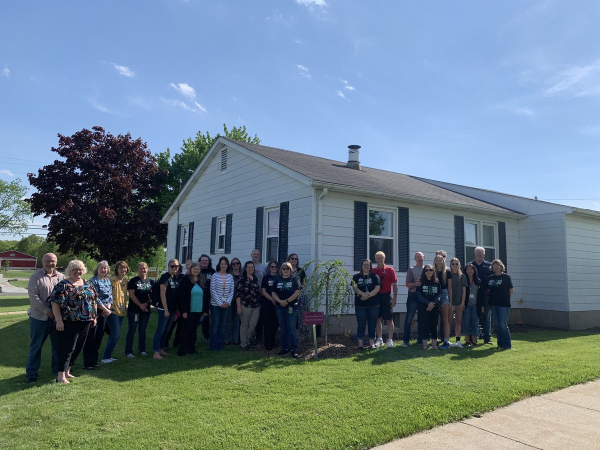 Southeastsupt's tweet photo. Today we celebrated our Southeast matriarch Sherry Blasens with a tree dedication ceremony. All of our lives were better because Sherry was a part of our lives. Thank you to the Blasens family and all those people who were able to attend today. https://t.co/eZpjXprKi1