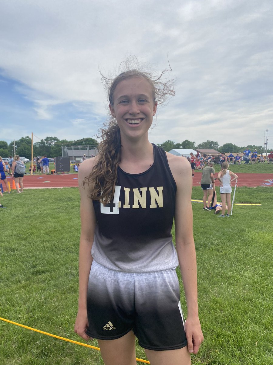 RenaeABott's tweet photo. Claire Beikmann is adding another event to her state schedule. #Statebound in the 800! @BulldogsLinn https://t.co/oM8m2gSNGt
