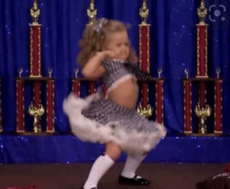 mar_lan15's tweet photo. listening matilda vs listening music for a sushi restaurant #HarrysHouse https://t.co/J1VHRwxJIZ