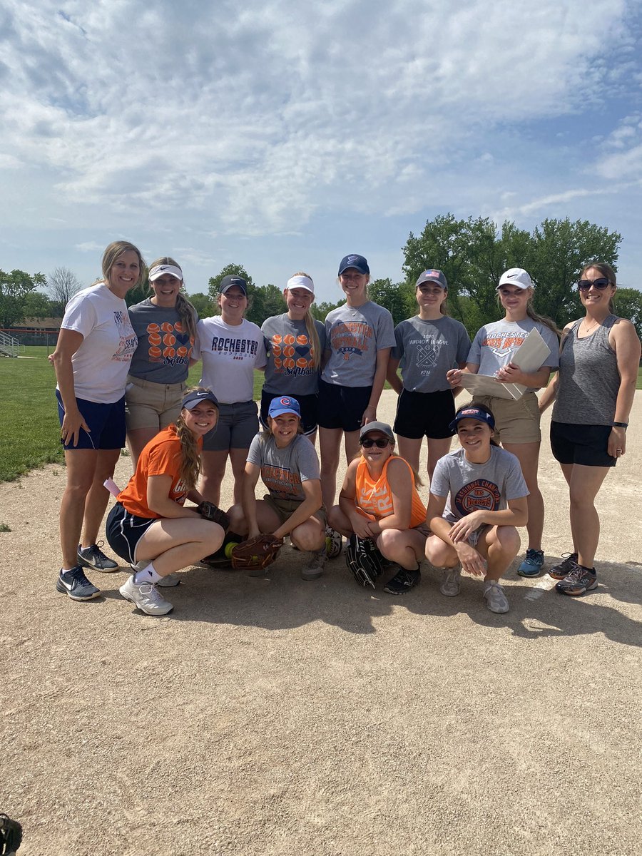 RHSRocketSball's tweet photo. Today was senior practice. They can do just about anything they want. This group of seniors were very creative!They all dressed/acted like the coaches, played anything but a glove, hit apples, Dizzy Lizzy, and had an opposite hand hitting derby. Man I’m going to miss them. 🥹 https://t.co/rduanC6UQu