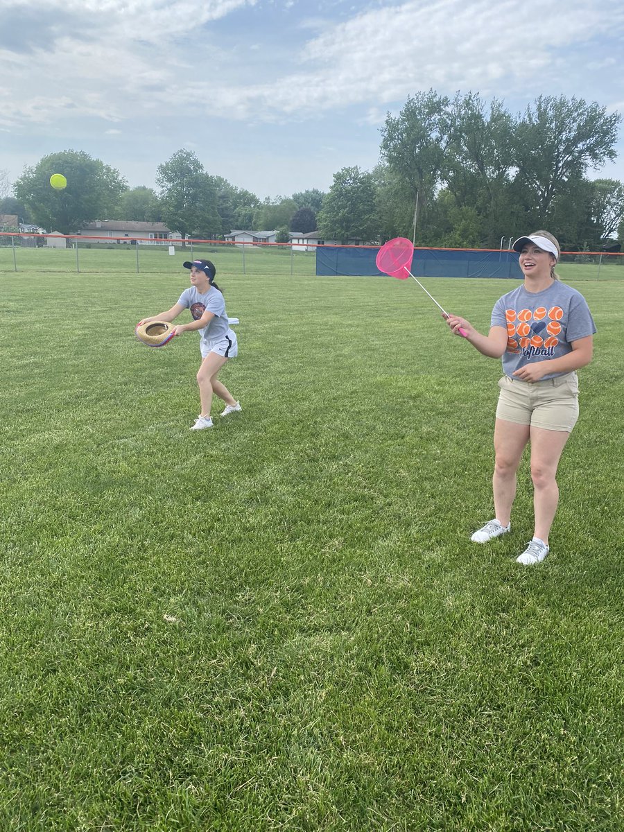 RHSRocketSball's tweet photo. Today was senior practice. They can do just about anything they want. This group of seniors were very creative!They all dressed/acted like the coaches, played anything but a glove, hit apples, Dizzy Lizzy, and had an opposite hand hitting derby. Man I’m going to miss them. 🥹 https://t.co/rduanC6UQu
