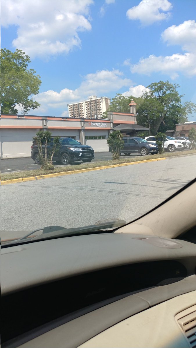 mmillersav's tweet photo. There are 4 5G towers on this Seniors Citizen building in Savannah, GA. Can someone tell me why. https://t.co/rD93A25bad
