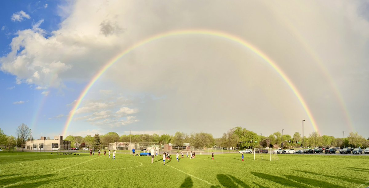 jesseeic's tweet photo. Beautiful night for soccer! https://t.co/33dyZL7Obd