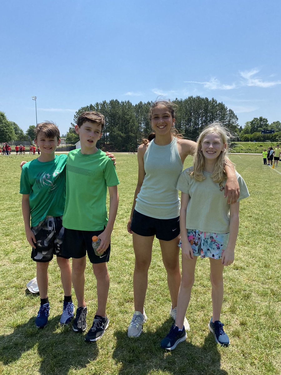 klm1226's tweet photo. Track 1 field day. We had a blast! #salemProud #supernovas @SalemBosh @TimothyBelton7 @SalemMSWake https://t.co/SnOXiswoxM