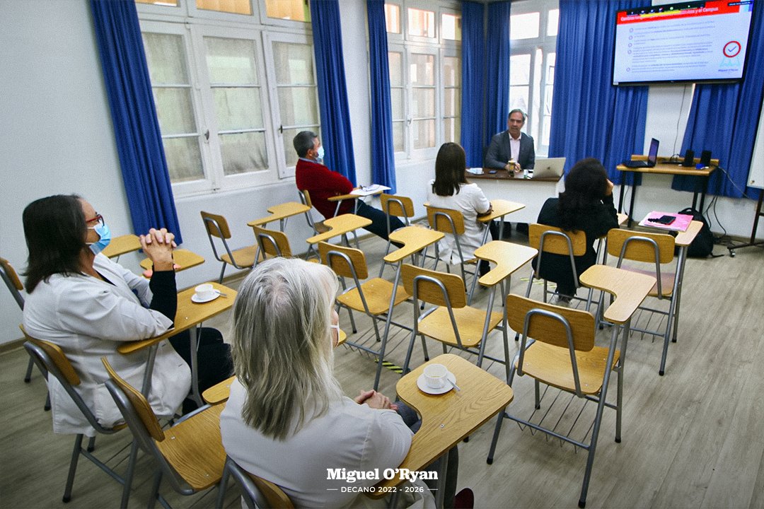 MiguelOryan's tweet photo. Este jueves nos recibió en Departamento de Pediatría Norte en fructífero diálogo parte del equipo de académicos y académicas del Hospital de Niños Dr. Roberto del Río, el establecimiento pediátrico más antiguo de Chile. 👇 https://t.co/mWhJeDQXSe