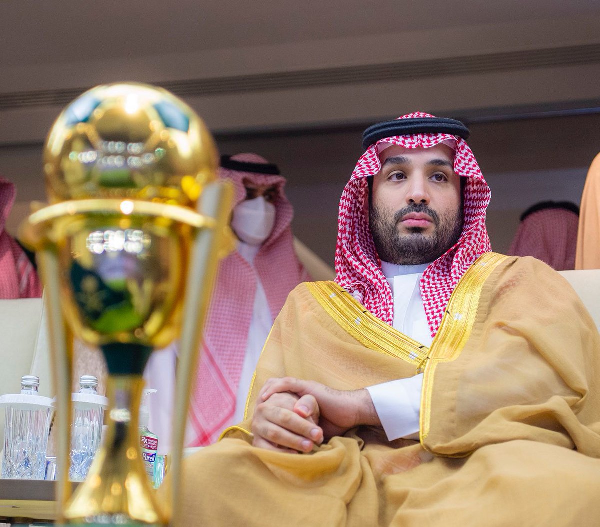 SaudiNews50's tweet photo. ولي العهد خلال تشريفه نهائي كأس الملك في ملعب الجوهرة بجدة.

- https://t.co/RmsNrB6KcS