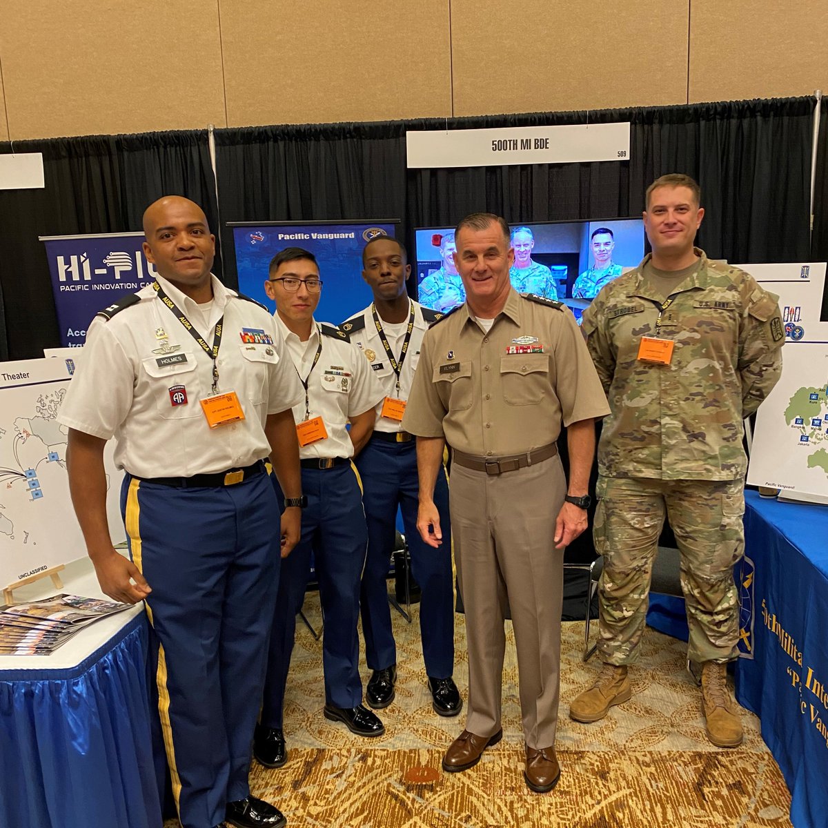 USARPAC_CG's tweet photo. A big mahalo to @AUSAorg and the @USARPAC team for the best #LANPAC ever! We cherish the opportunity to see old friends, create new pathways &amp; connections.
 
Landpower is the glue that binds the region's security architecture together.  We are better together.

One Team!
@USArmy https://t.co/ZmOsVhpuMi