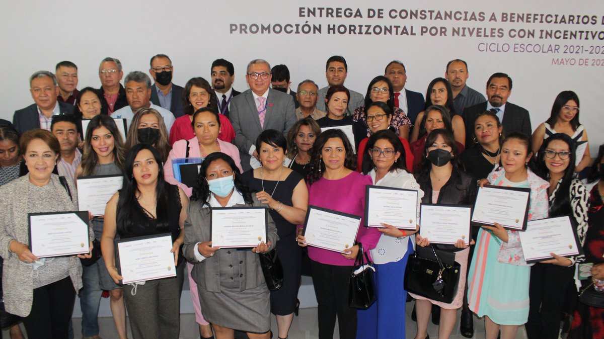 Seccion55SNTE's tweet photo. #preSNTE55

Entrega de constancias a beneficiarios de promoción horizontal por niveles con incentivos.

@UESICAMMTLAX https://t.co/dyJkeTrmAJ