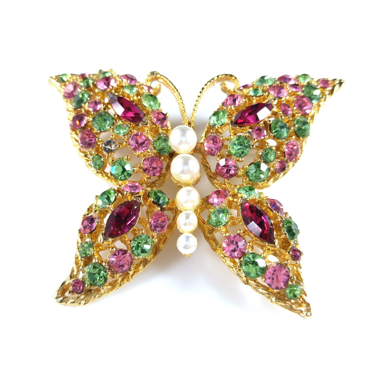 VintageJen896's tweet photo. #etsy shop: Vintage Pastel Rhinestone Butterfly Brooch, Faux Pearl Body, Uranium Glass, Vintage Jewelry https://t.co/bdRsGUDX8I #pink #bugsinsects #green #women #glass #uraniumglass #peridotgreen #lightpink #rhinestonebutterfly https://t.co/SI1W4bxk1q