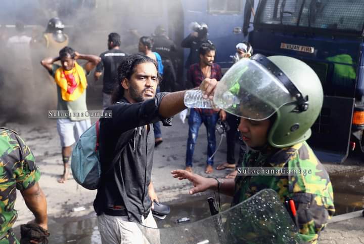 Yes, still it is a "Revolution Of Love."

#lka #SriLanka #SriLankaProtests #GoHomeGota #GoHomeRajapakshas #GotaGoHome #GotaGottaGo #පන්නමු