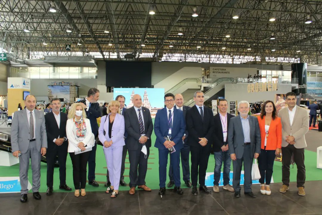GabrielOurense's tweet photo. Esta mañá participamos, xunto ao DX de Comercio, Manuel Heredia , na inauguración da Feira internacional #funergal con participación de expositores e visitantes de toda España. https://t.co/4iKNjo61Zx