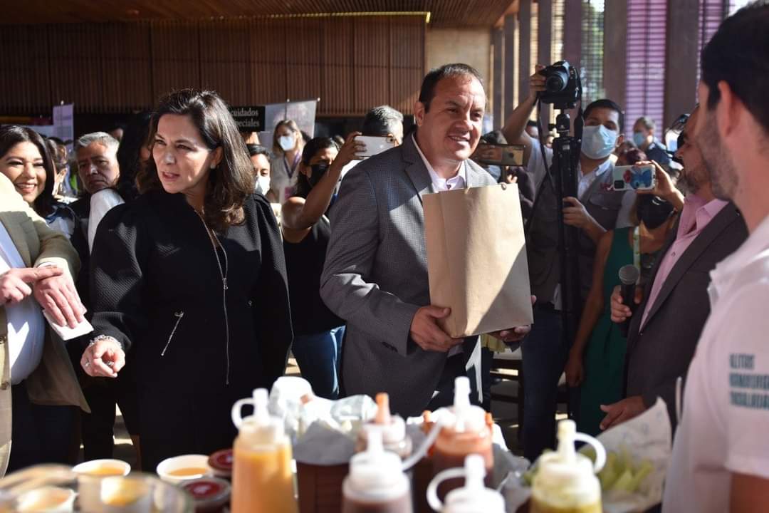 SDEyT_Morelos's tweet photo. 📄#Boletín | Respalda gobierno de @cuauhtemocb10 a empresarios para invertir en nuevos negocios 🏭

✅  Continúa trabajando para consolidar la reactivación económica mediante una amplia cartera de programas de crédito

Entérate 👉🏻 https://t.co/NM4WxodP5E https://t.co/PDNVZFA2l9