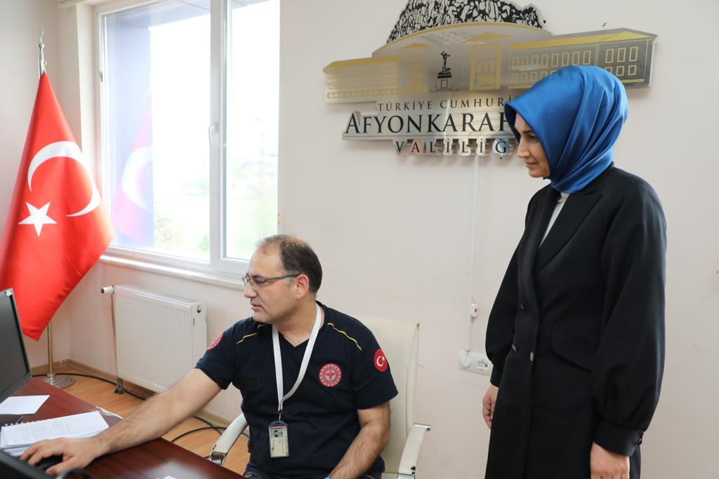 AfyonValiligi's tweet photo. Valimiz Sn. @kubrayigitbasi, 112 Acil Çağrı Merkezi İl Müdürlüğünü ziyaret ederek, Güvenlik ve Acil Durumlar Koordinasyon Merkezi (GAMER)’in faaliyetleri hakkında brifing aldı. 

Kurumda da incelemeler yapan Valimiz Doç. Dr. Kübra Güran Yiğitbaşı, personele kolaylıklar diledi. https://t.co/eXCrAktl33