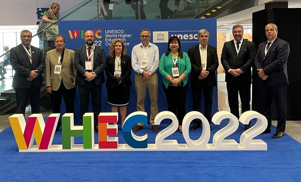 📌 El rector Víctor Moriñigo participa de la Conferencia Mundial de Eduacion Superior que se realiza en Barcelona (España), representando a 42 universidades públicas de la Asociación de Universidades Grupo Montevideo (AUGM). 

facebook.com/11059606703166…

#Rector #UNSL