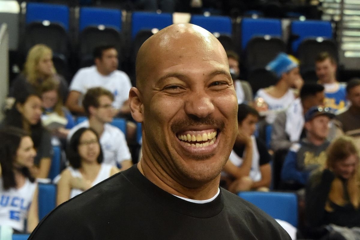 They gave Zoo the Lavar Ball yellow teeth