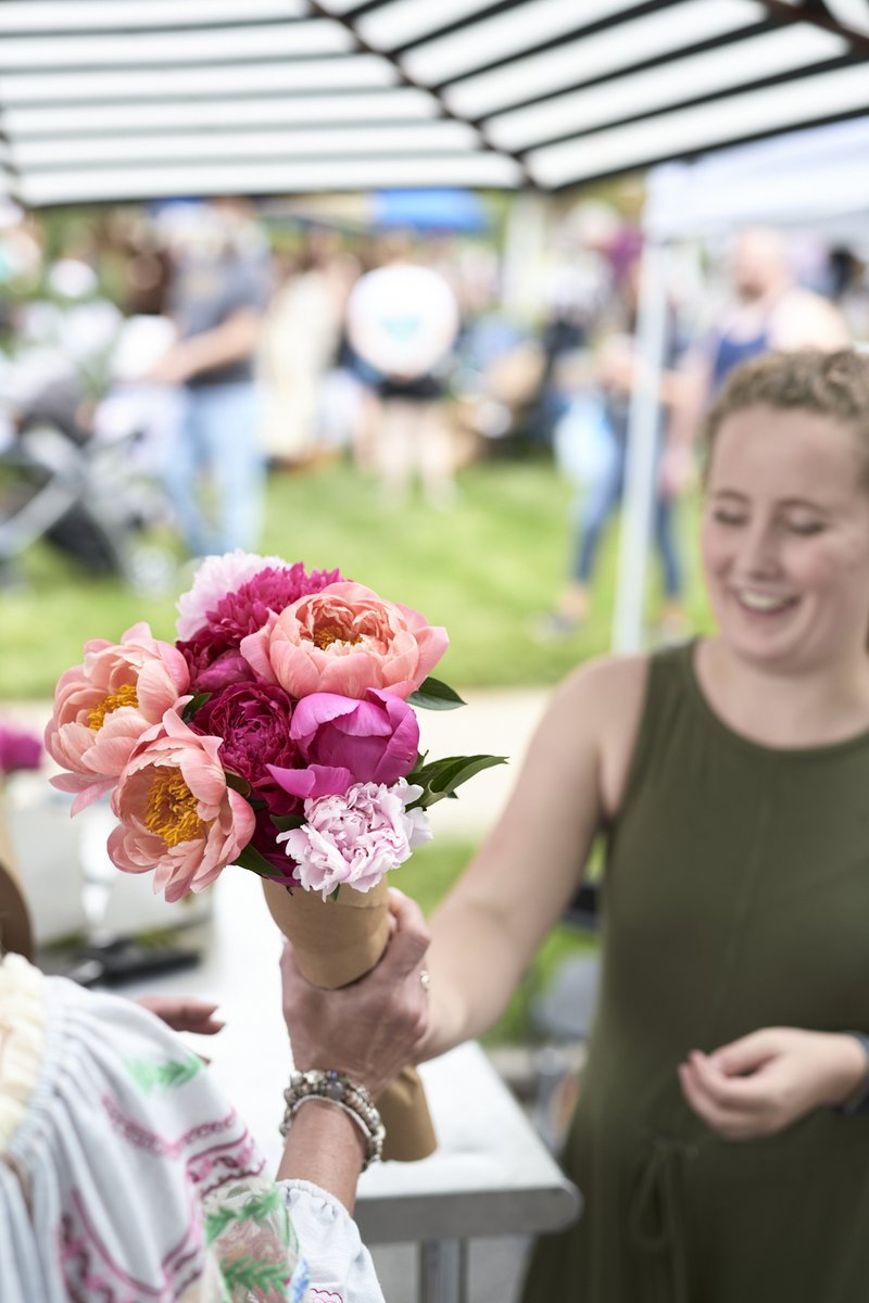 Soooo much is going on around Hamilton County this weekend! The #IndianaPeonyFestival brings an explosion of color and immersive arts to downtown <a href="/NoblesvilleIN/">City of Noblesville</a> 🌺💐 And there's more to see &amp; do...

Here's your guide to May 20-22: visithamiltoncounty.com/events/this-we…

#VisitHC <a href="/VisitIndiana/">Visit Indiana</a>