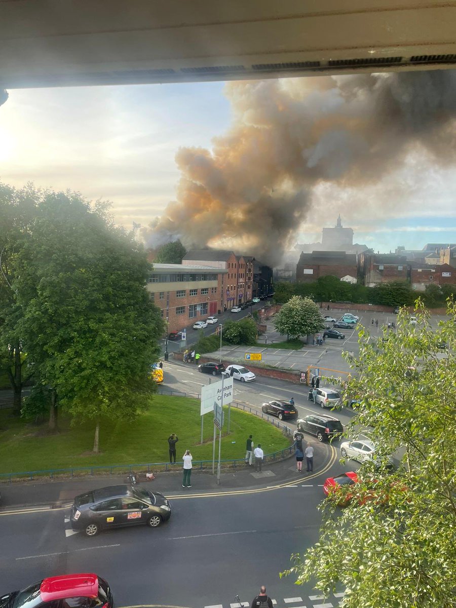 willbar7on's tweet photo. Live: Preston City Centre 😬 https://t.co/NvZB99RQds