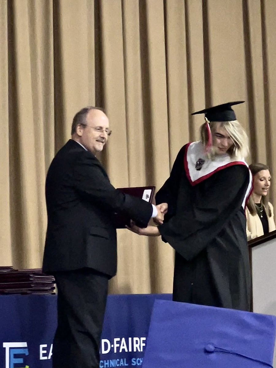 MrsRamsey2000's tweet photo. Congratulations Fairfield Union Interactive Media Seniors!  Go Falcons!!
@Mr_Destadio @EFCTS https://t.co/1darCs0j51