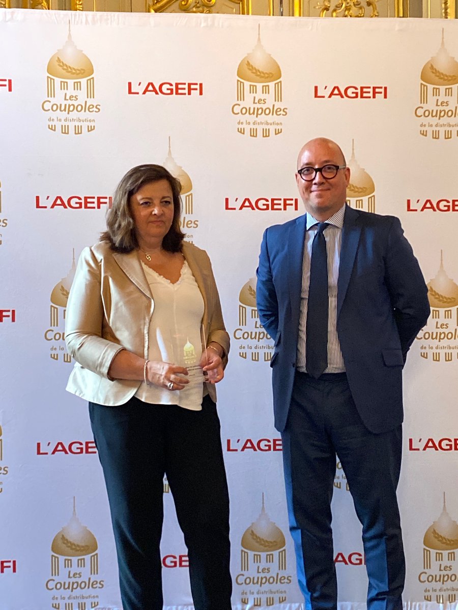 L'AGEFI Events (@agefievents) on Twitter photo #CoupolesAgefi
Le prix Coupole de l’Audace, Développement de l’offre et des services est décerné à <a href="/Teamritchee/">ritchee.fr</a> #CoupolesAgefi
Le prix Coupole de l’Audace, Développement de l’offre et des services est décerné à <a href="/Teamritchee/">ritchee.fr</a>
