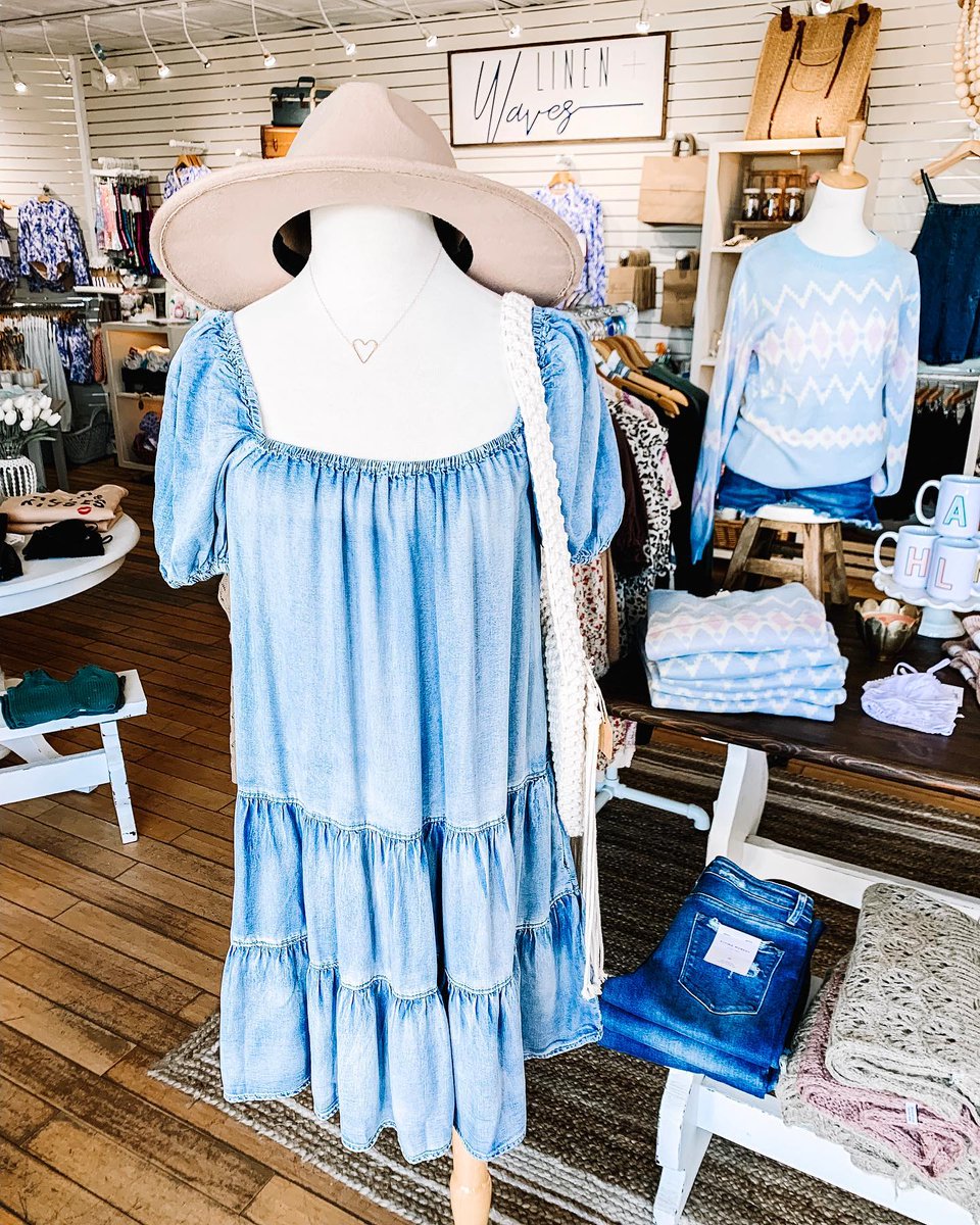thelocal_sta's tweet photo. Summer is right around the corner which provides the perfect opportunity to revamp your wardrobe. Spend a day in the Ancient City and explore the many boutiques St. Augustine has to offer! 

https://t.co/50TNJwYmmk 

#staylocal #shoplocal #staugustine https://t.co/m2ri1K7ew4