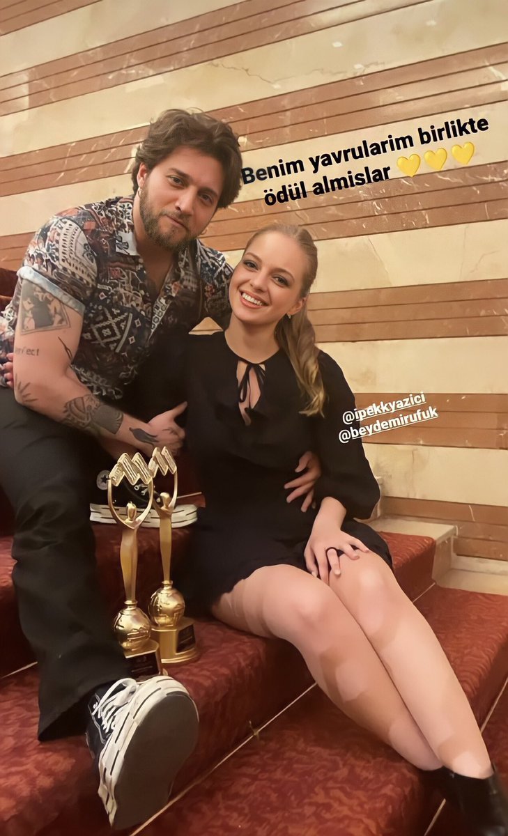 ipekdakak's tweet photo. Birlikte Ödül almışlar🏆 
#İpekFilizYazıcı #UfukBeydemir https://t.co/2syRpucNwL