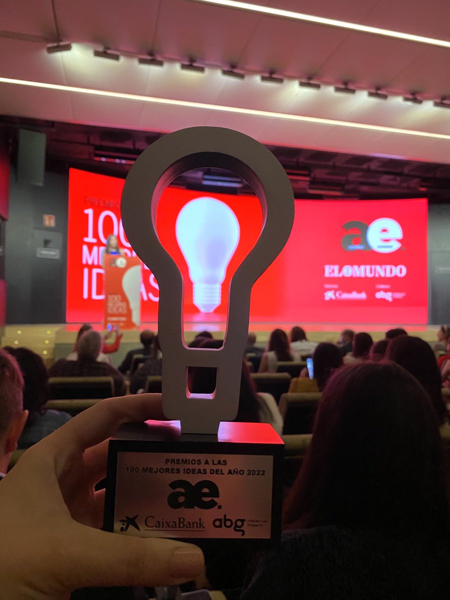 Cuando la investigación que hacemos en <a href="/U_tad/">U-tad</a> de cómo la #realidadvirtual mejora el bienestar psicoemocional en pacientes pediátricos hospitalizados es reconocida como una de las 100 mejores ideas del año de <a href="/elmundoes/">EL MUNDO</a>