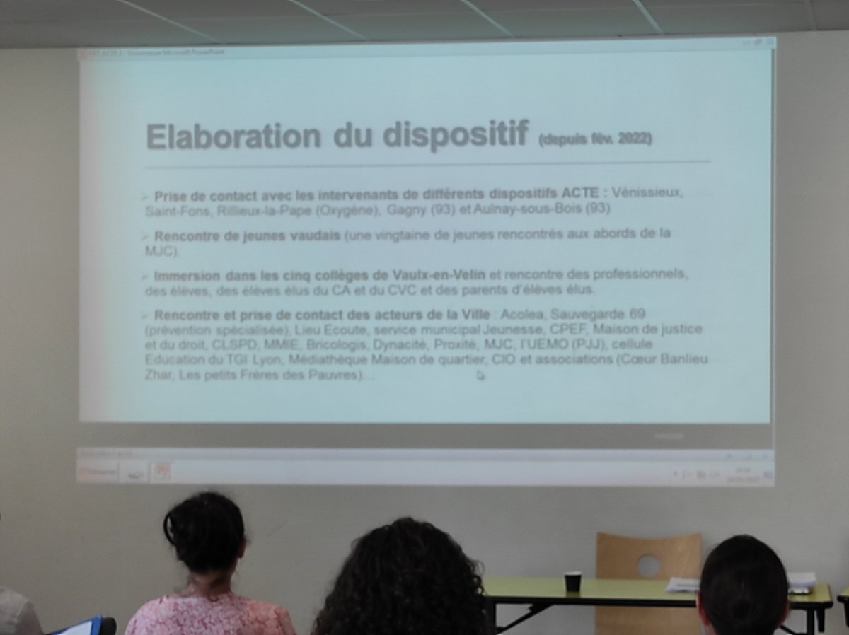 CiteVaulx's tweet photo. La prise en charge partenariale des collégiens temporairement exclus avance à grands pas @CiteVaulx ! La 1ère semaine expérimentale est calée. 🙏aux professionnels @Dsden69 @academielyon, aux parents et services ville @vaulxenvelin69 et aux partenaires soutenus @prefetrhone #ANCT https://t.co/jLJXei9Ewv