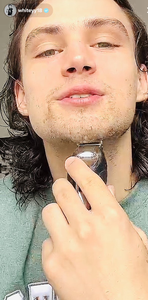 RobinScrutton's tweet photo. Iโm so conflicted guys ๐ฉ I love his scruff so much but I also really love to see this ๐ณ๐ฅ๐ I love it all actually ๐ฅต #Teamshave #Teamscruff #Watchingshave ๐ฅฐ #Whiteyynation @w_white18 โค๏ธโค๏ธโค๏ธ https://t.co/OLbv7NxoGu