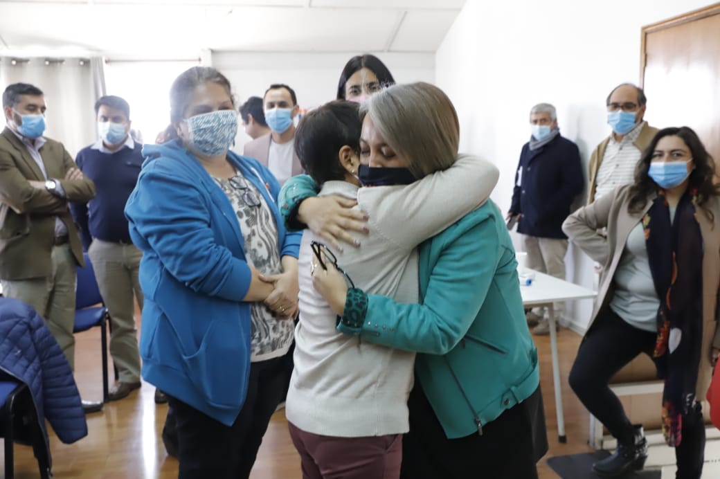 📌 Ministra <a href="/jeannette_jara/">Jeannette Jara Román</a> se reúne con la Asociación de Fiscalizadores de Impuestos Internos de Chile (<a href="/Afiich/">Afiich</a>), agrupación gremial que vela por el bienestar de sus más de 1.900 funcionarios asociados y busca seguir fortaleciendo al <a href="/SII_Chile/">SII</a>