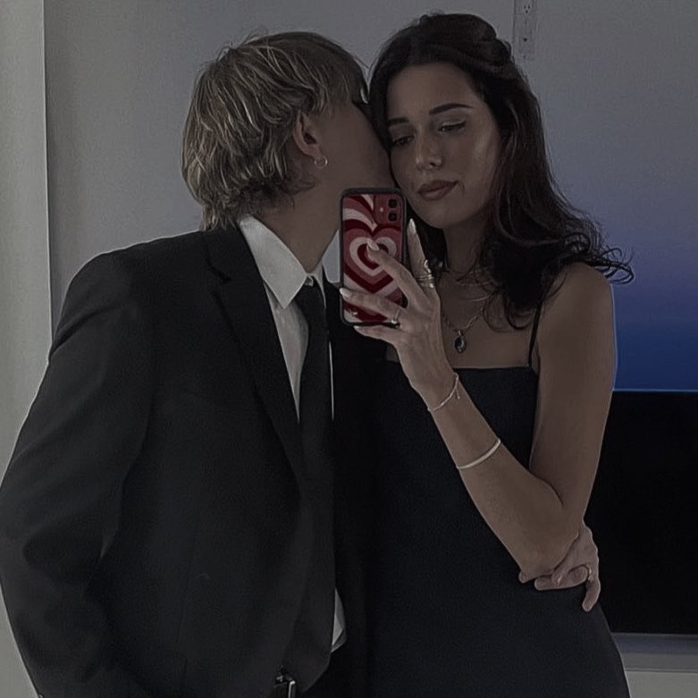 comfortkras (@comfortkras) on Twitter photo 