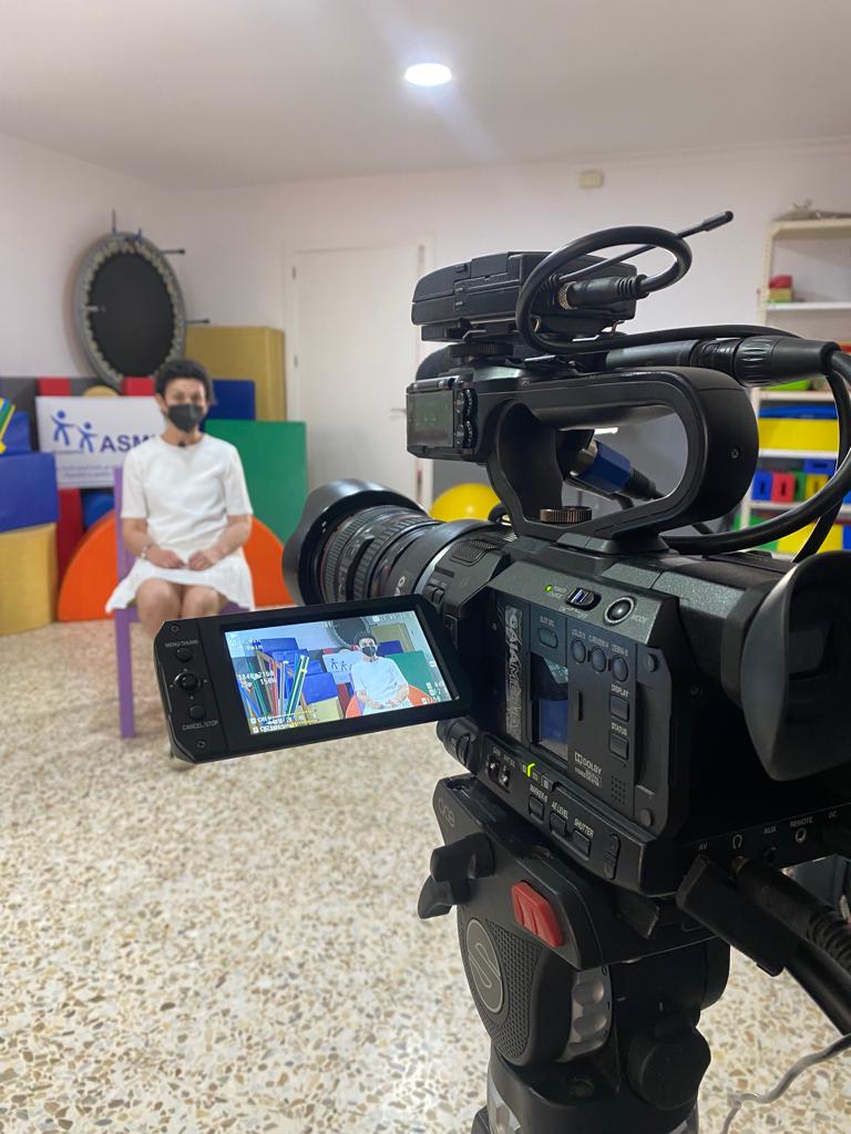 GAIAproductora's tweet photo. 📢 Nos encantan los días de grabación 🎥  y más si son para crear historias tan bonitas como las que nos propone @FundacionASMI 📢

#gaiamedia
#ecommerce
#marketingdigital
#diseñoweb 
#digitalizacion https://t.co/s2ZWbNHtXe
