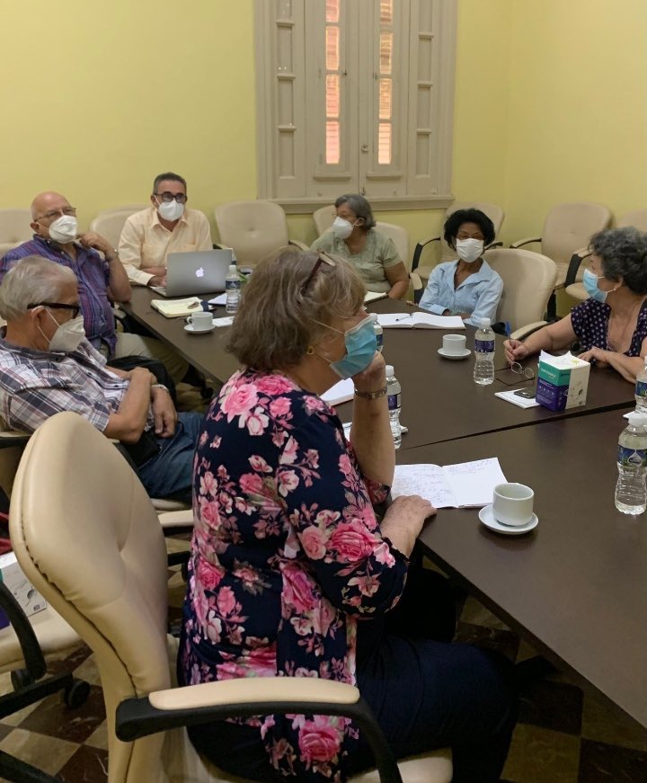 Felicidades a los miembros de la @Ciencias, y a la comunidad científica cubana por el 161 Aniversario de la Fundación de la Real Academia de Ciencias Médicas, Físicas y Naturales de La Habana. <a href="/DiazCanelB/">Miguel Díaz-Canel Bermúdez</a> <a href="/InesMChapman/">Inés María Chapman Waugh</a> <a href="/ElbaRosaPM/">Elba Rosa</a> <a href="/DrRobertoMOjeda/">Dr. Roberto Morales Ojeda</a>